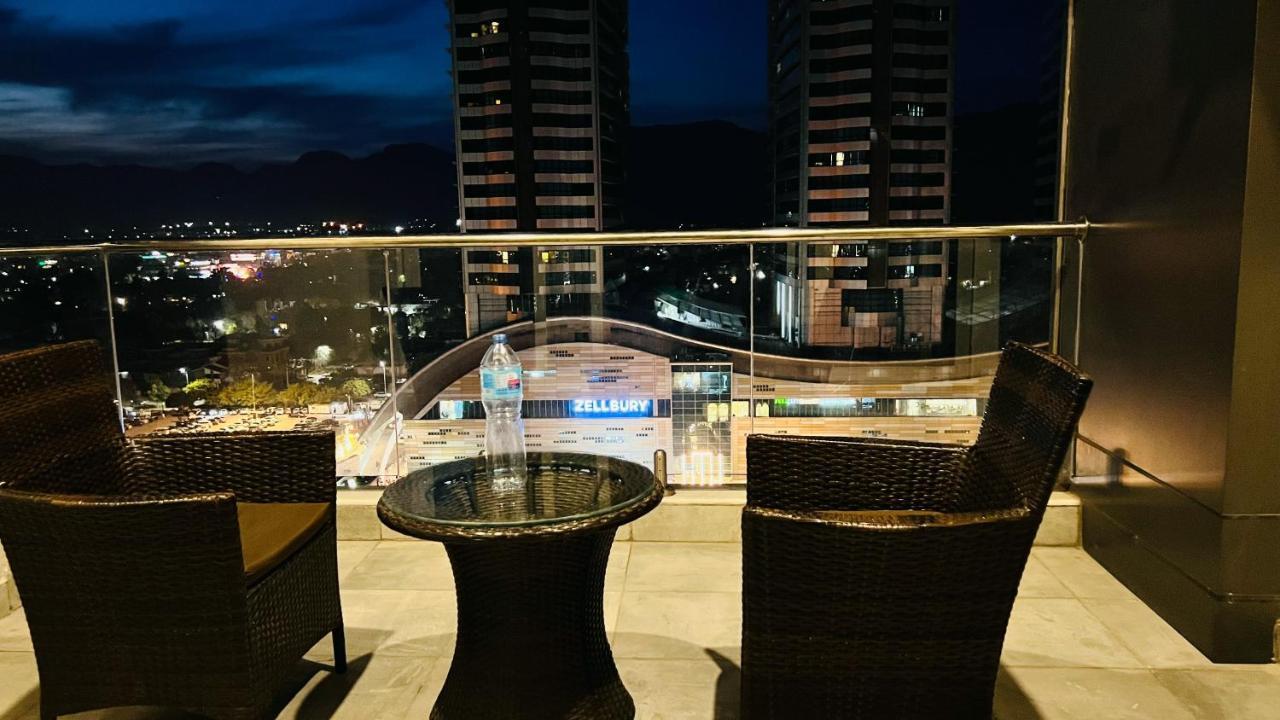 Sky Heights Luxury Apart Facing Centaurus Διαμέρισμα Ισλαμαμπάντ Εξωτερικό φωτογραφία
